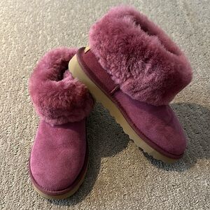 Brand new women’s UGG mini fluff boots in pink